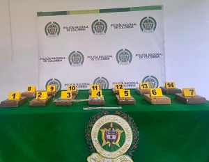 Detuvieron a un hombre con 16 ‘panelas’ de cocaína en el aeropuerto El Dorado de Bogotá