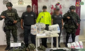 En por lo menos 20 sitios diferentes fabricaban falsos uniformes militares en el Tolima: incautaron hasta maquinas de bordado