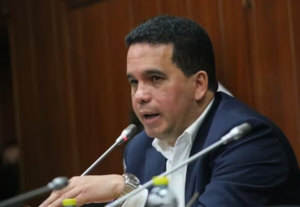 Denuncian injerencia política de Carlos Trujillo en Comfenalco Antioquia; alertan a Laura Sarabia